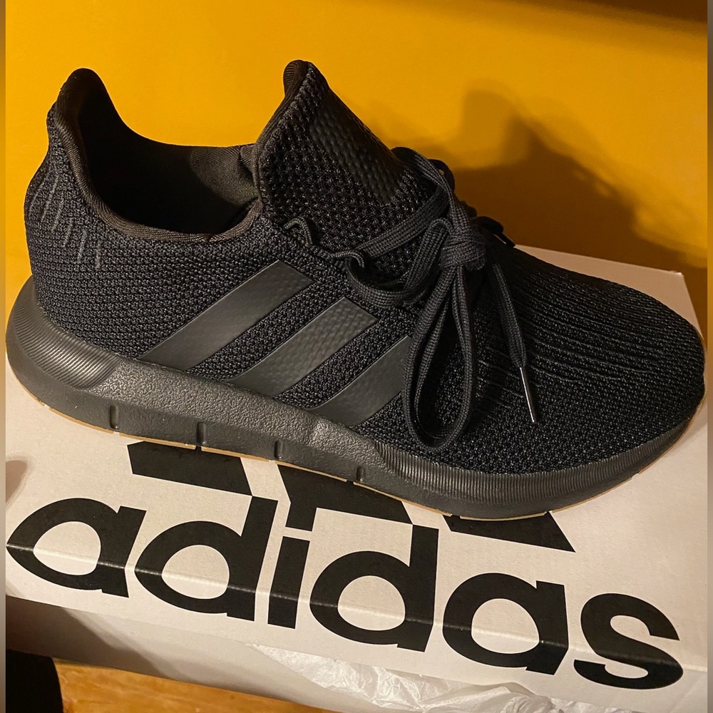Adidas Sneakers - Men’s 7.5 (7 1/2)